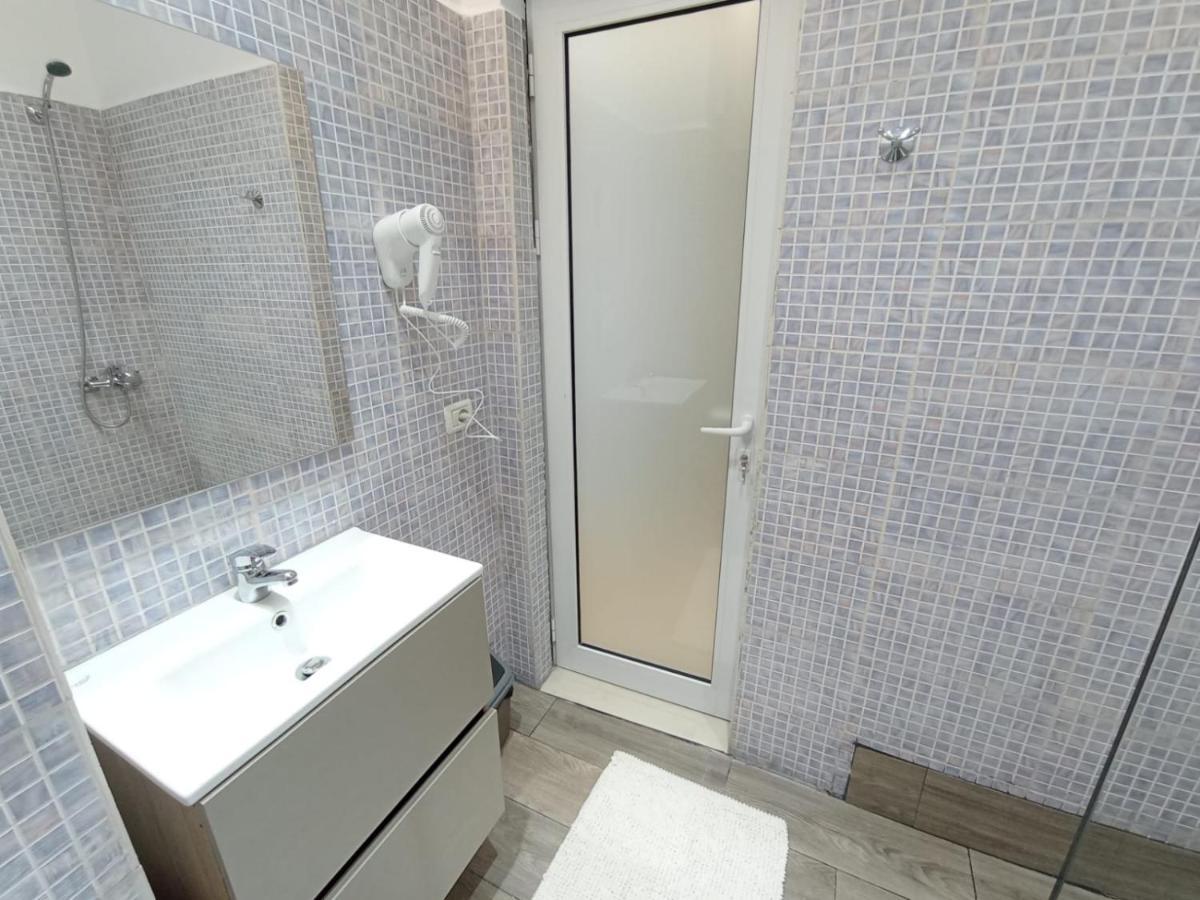 Trea Accomodations - Suite Lungomare Vlorë Екстериор снимка