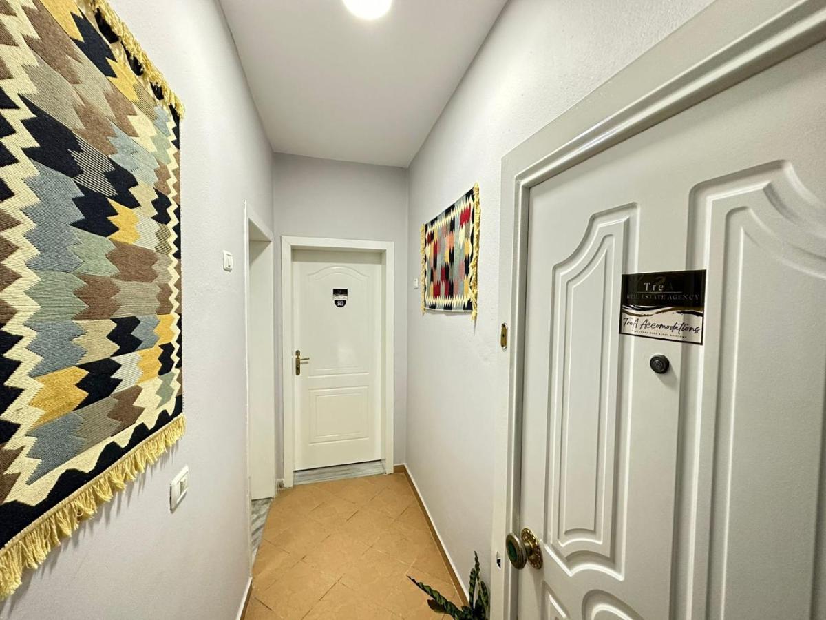 Trea Accomodations - Suite Lungomare Vlorë Екстериор снимка