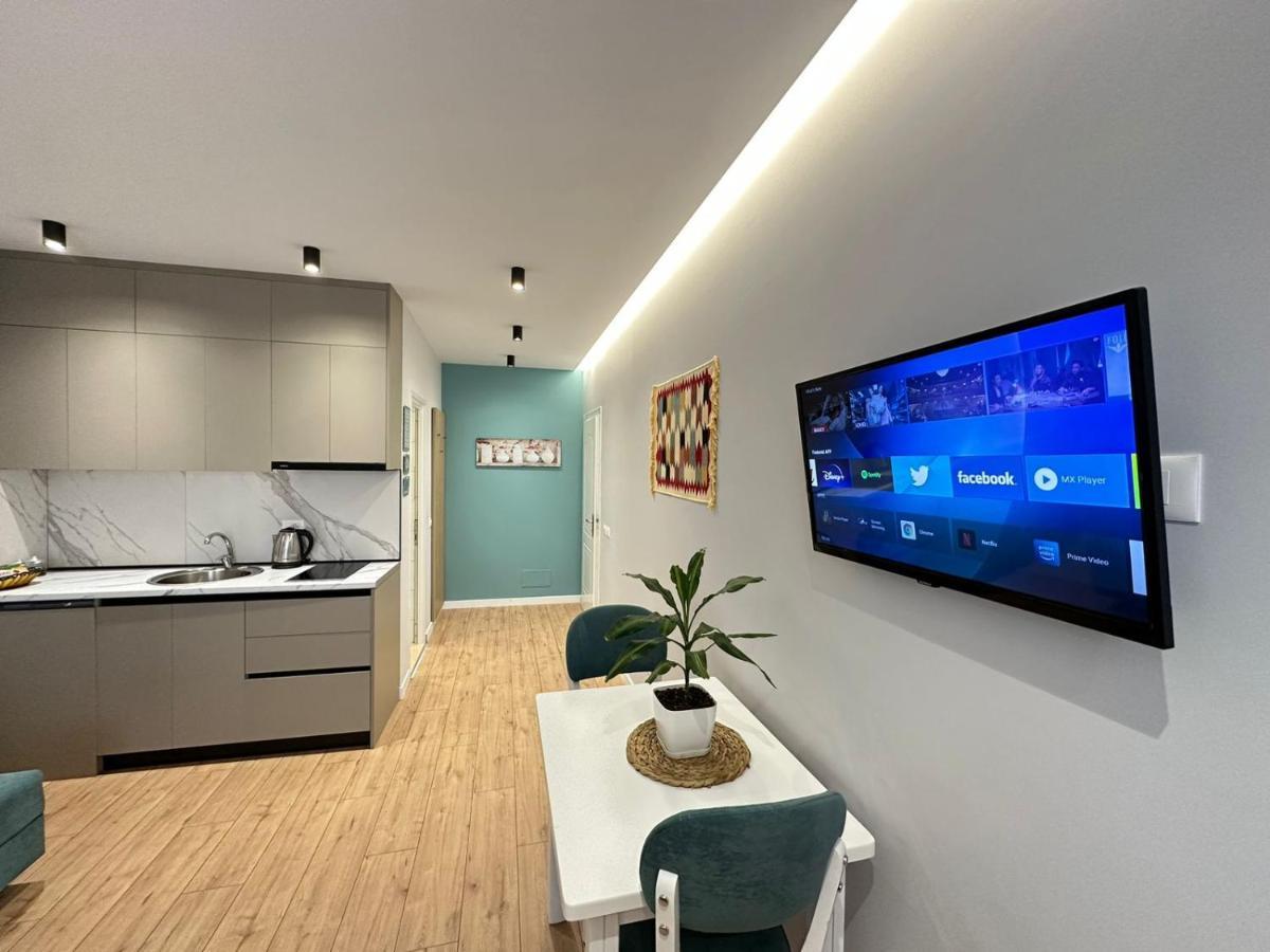 Trea Accomodations - Suite Lungomare Vlorë Екстериор снимка